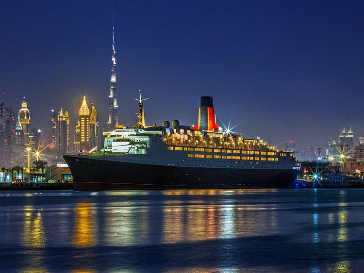 FR_220930_BRIDE_QE2_Queen_Elizabeth_2_Exterior (2)-1664262272887