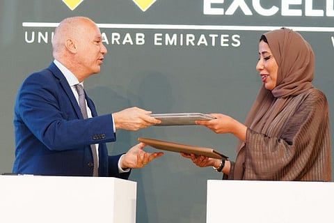 Mona Al Marri (right), Vice President, UAE Gender Balance Council and Issam Abousleiman, Regional Director, GCC Countries, World Bank, sign the agreement