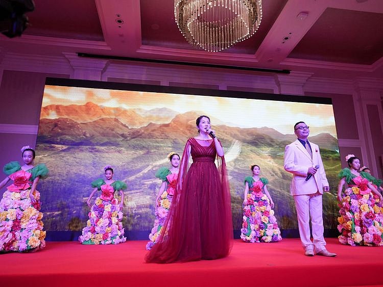 china-national-day-show-in-dubai-1664284526175