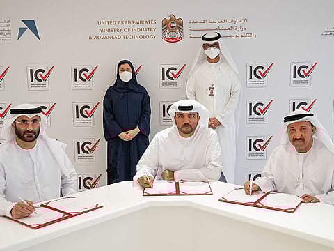 Dr. Sultan bin Ahmed Al Jaber, Sarah bint Youssef Al Amiri, Omar Al Suwaidi, Yousef Ali Mohammed and Obaid bin Majid Al Alili at the signing of the agreements.