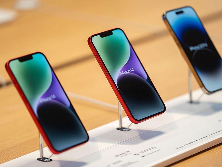 STOCK Apple iPhone 14