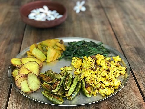 Bhajar Thala consisting of 5 different types of fried vegetables