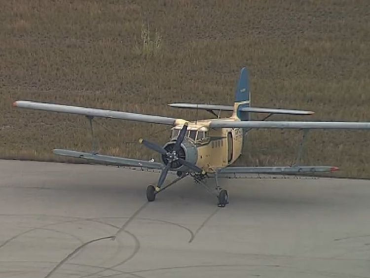 Cuban plane pilot defects