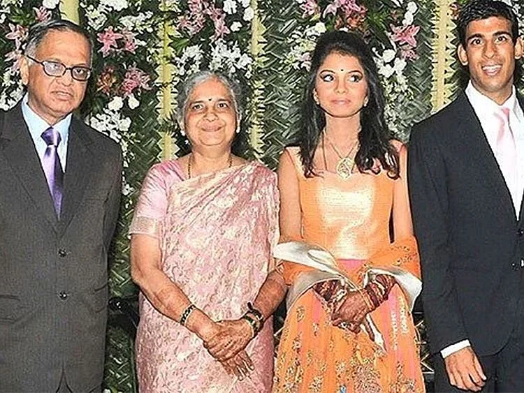 From left : Narayana Murthy,Sudha Murty, Akshata Murthy and Rishi Sunak 