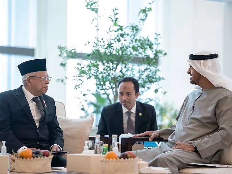 20221102 sheikh mohamed and maruf amin