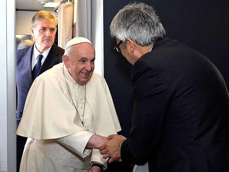 Italy_Bahrain_Pope_52333