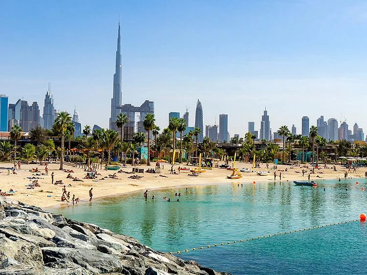 Stock Dubai skyline property economy