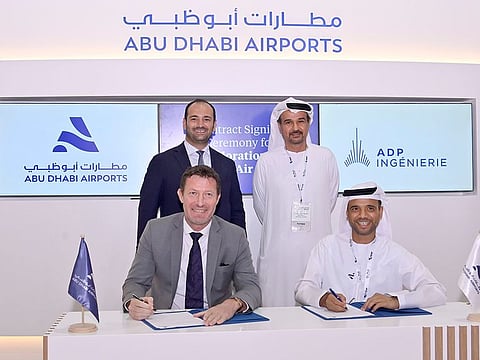 Eng. Jamal Salem Al Dhaheri, Managing Director and CEO of Abu Dhabi Airports, and Philippe Martinet, Managing Director of Groupe ADP Airport Services, sign the agreement.