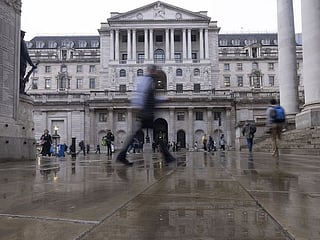 Bank of England keeps interest rates steady at 15-year high