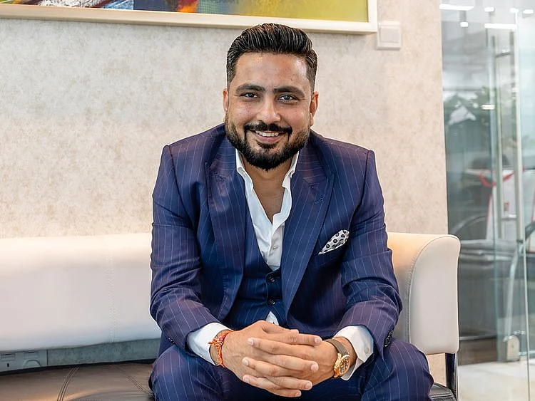Stock-Gaurav-Aidasani,-Founder-&-Managing-Director,-Union-Square-House-Real-Estate-Broker