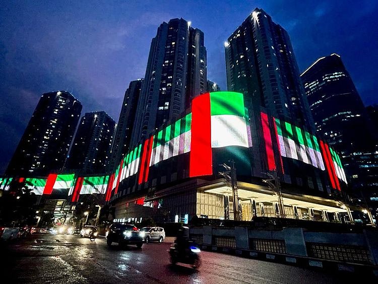 uae-flag-in-indonesia-1670068923290