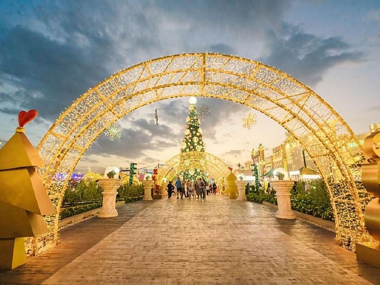 Global Village Christmas Tree lighting 2022