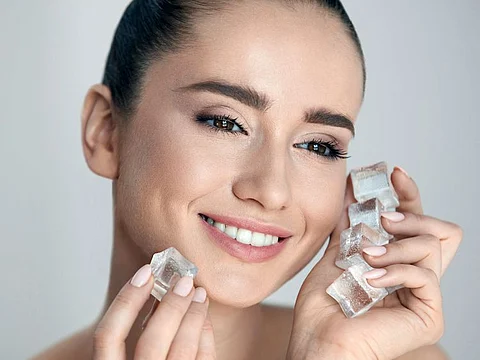 Face icing has become popular in recent years because it’s a natural skincare therapy, which can be used at any time.