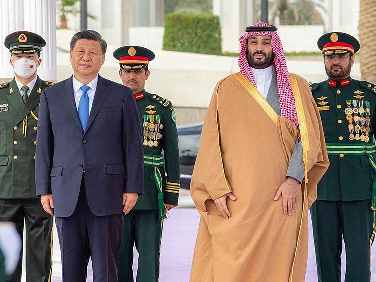 Saudi Crown Prince Mohammad Bin Salman welcomes Chinese President Xi Jinping in Riyadh