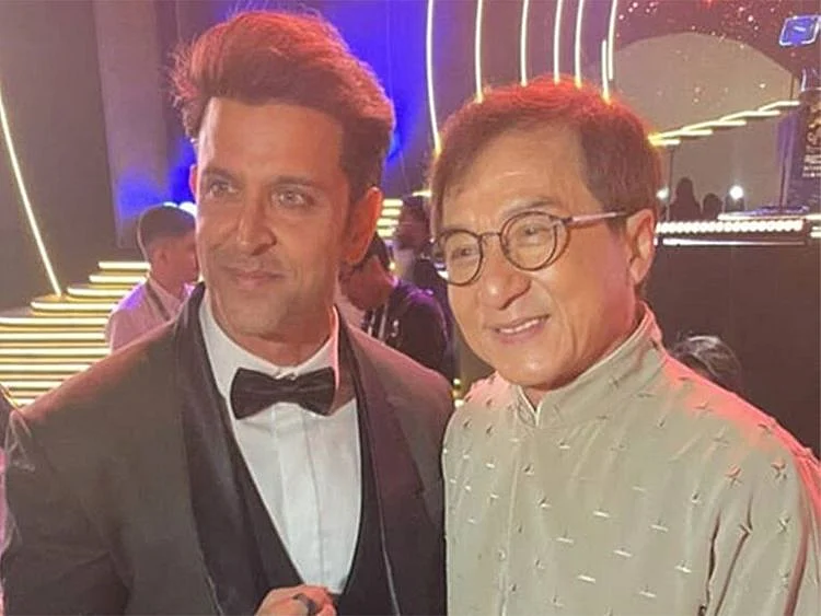 Hrithik Roshan poses with Jackie Chan 