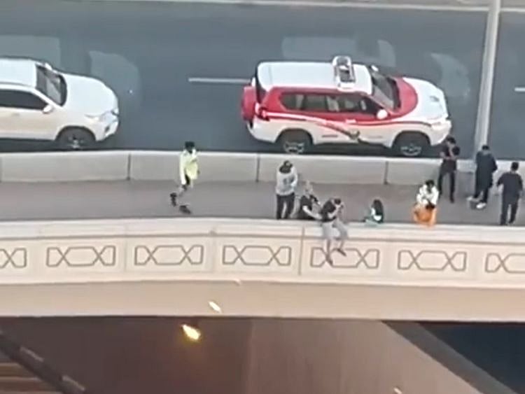 ajman-police-save-man-in-suicide-bid-1670768521146