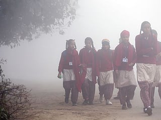 Dense fog engulfs New Delhi, Punjab, Northwest Rajasthan to East UP, several trains and flights delayed