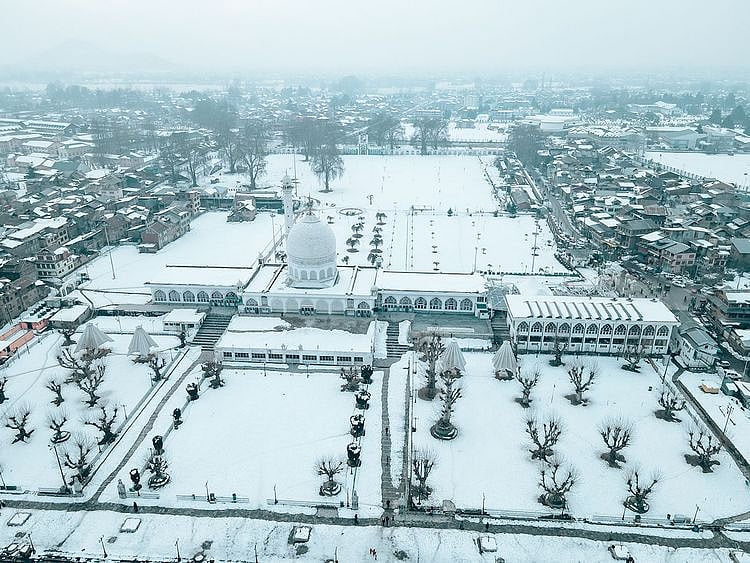 KASHMIR HAZRATBAL SNOW