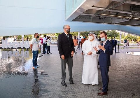 Abdul Rahman bin Mohammad bin Nasser Al Owais, UAE Minister of Health and Prevention, visited the Brazil Pavilion at Expo 2020 Dubai to have a closer look at the biodiversity in Brazil.