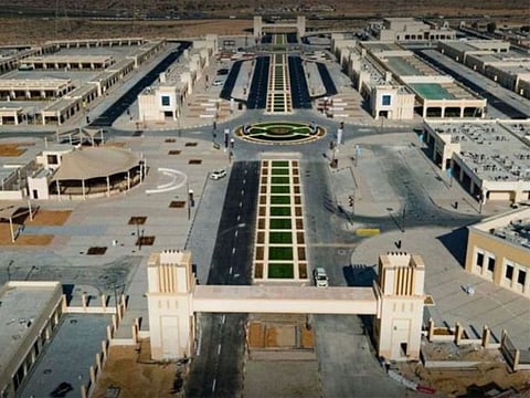 The livestock market in Sharjah possesses many advantages that make it one of the key livestock markets at the level of the region and the country, strategically located across Al Dhaid Road and Emirates Road.