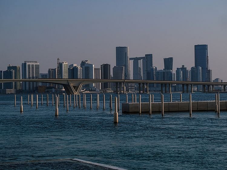 STOCK ABU DHABI SKYLINE CITY