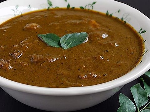 Curry leaves in a tamarind gravy recipe