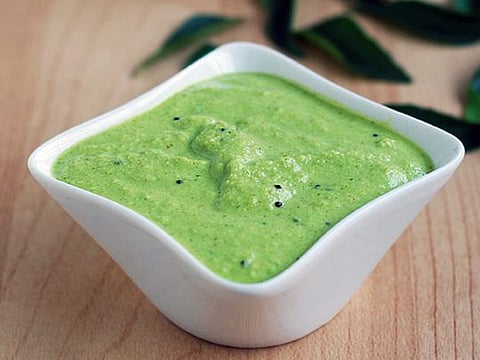 Simple curry leaves chutney or dip