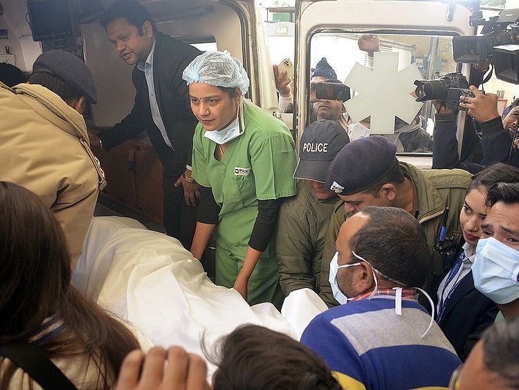 Rishabh Pant being shifted from Max Hospital, in Dehradun on Wednesday. 