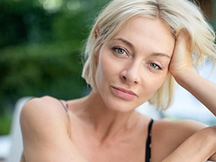 Actress Loulou Taylor