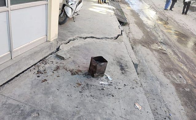 cracks-1673095532036