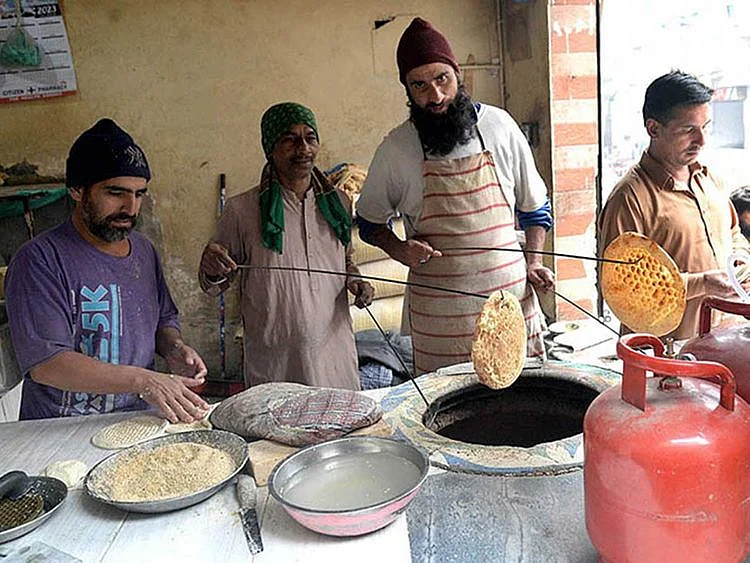 bread naan wheat pakistan lahore