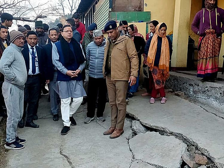 Joshimath cracks