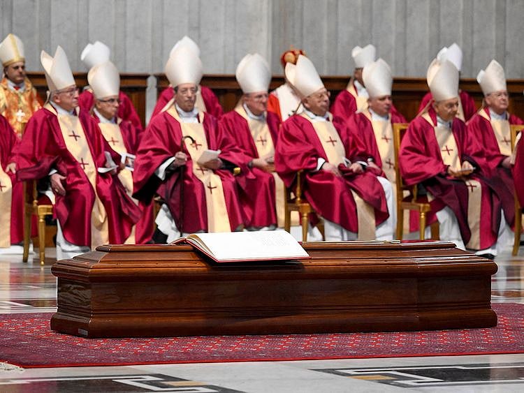 2023-01-14T131551Z_2000090498_RC2AQY9XTXOX_RTRMADP_3_VATICAN-PELL-FUNERAL-(Read-Only)