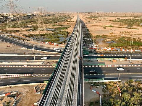 A 256 km Tarif - Al Awir track joins Dubai and Abu Dhabi