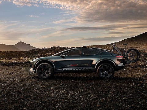 The Audi activesphere concept combines opposites into a perfect synthesis: the elegance of a four-door coupé with true offroad-capabilities and surprising flexibility on the outside, the seamless fusion of the digital and physical world on the inside.