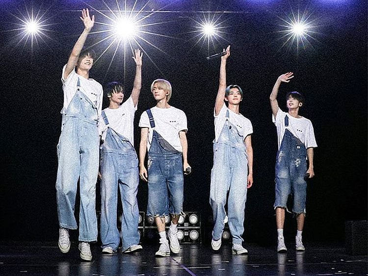 TOMORROW X TOGETHER OFFICIAL