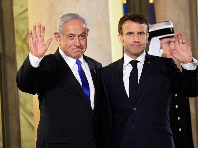 macron1-1675429375435