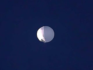 US fighter jet shoots down spy balloon