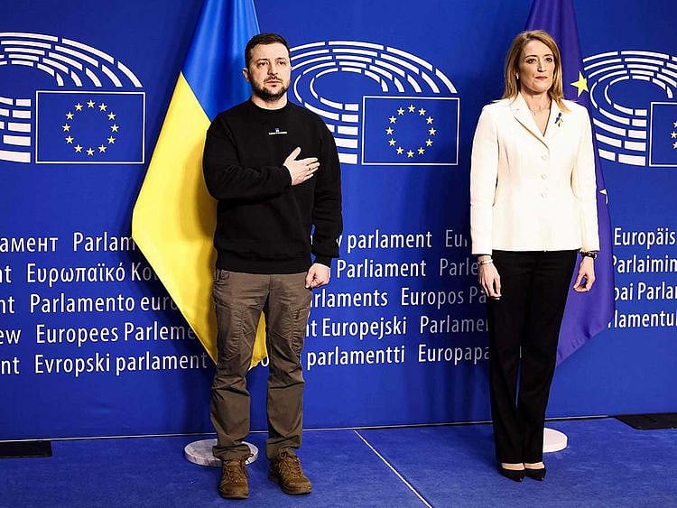 Ukraine's president Volodymyr Zelensky European Parliament President Roberta Metsola