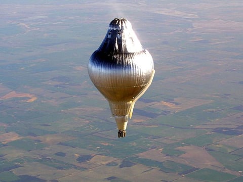 American adventurer Steve Fossett sets out on his sixth attempt in the Solo Spirit balloon to make the first solo flight around the world at Northam airport, 96km east of Perth, Australia, on August 5, 2001. Fossett, who became the first person to make a solo balloon flight across the Pacific Ocean in 1995, disappeared in 2007 while flying a light aircraft between Nevada and California. The plane’s wreckage was discovered in 2008. 