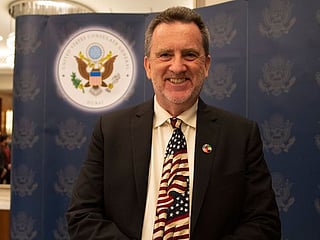 Apply well ahead, top diplomat in UAE urges US visa aspirants