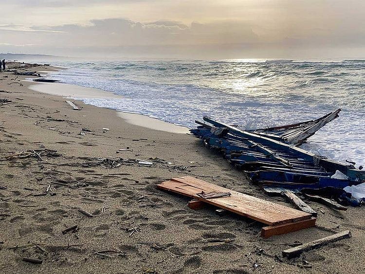 Italy migrant boat