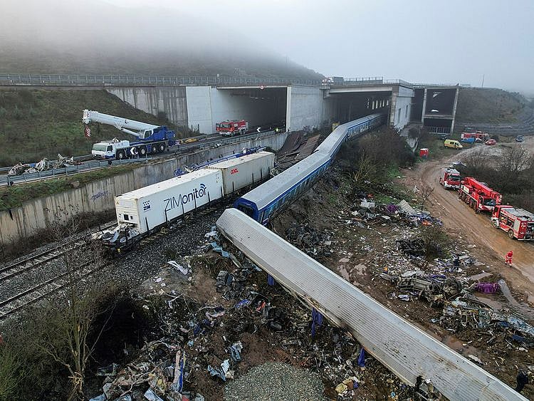 2023-03-03T080317Z_1586832705_RC28MZ9BXL16_RTRMADP_3_GREECE-TRAINS-CRASH-(Read-Only)