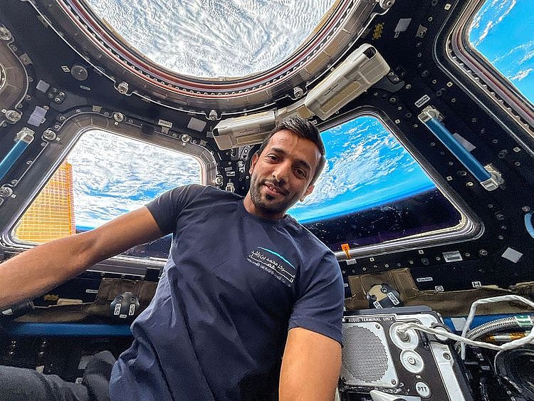 sultan al neyadi on iss