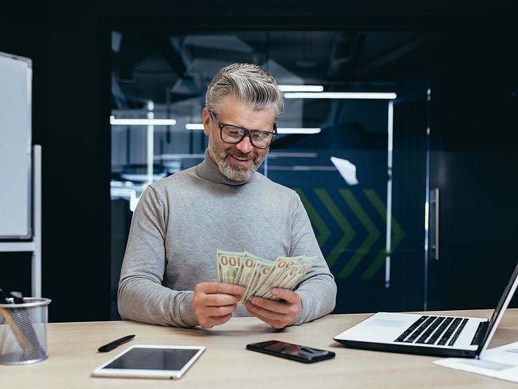 Retire early after lottery