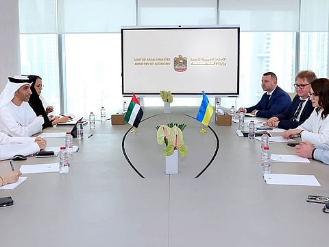 Dr. Thani bin Ahmed Al Zeyoudi meets the Ukrainian delegation in Dubai.