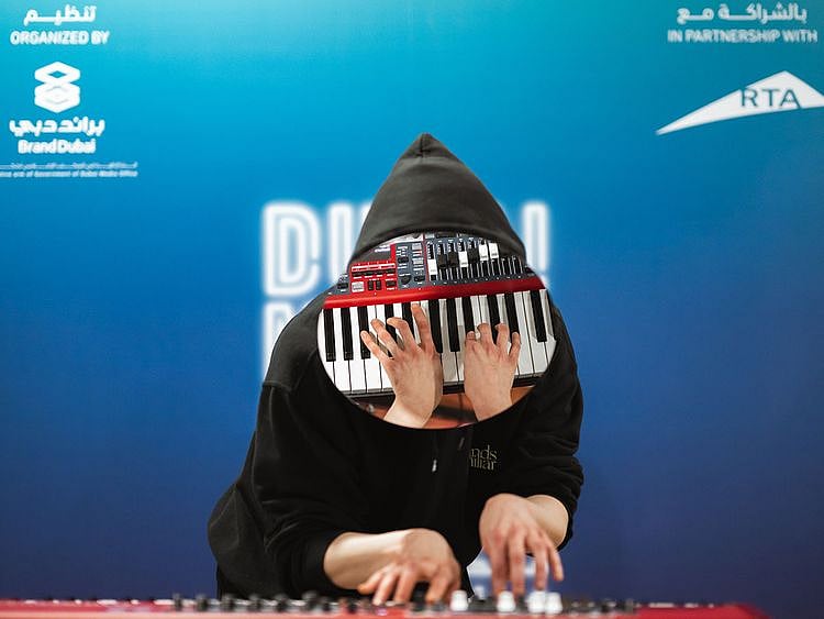 mirror-head-performace-during-dubai-metro-music-festival-1678544531826