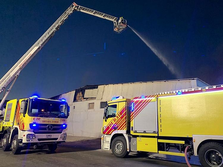 ras-al-khor-fire-march-18-pic-by-dubai-civil-defence-1679157807597