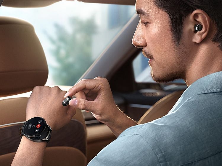 MKT_WATCH-Buds_Creative-Lifestyle-Shot_HQ_MKT_HUAWEI-WATCH-Buds-_Creative-Lifestyle-Shot车内场景_EN_16_9_RGB_JPG_20220922_1200x628-1679571639480