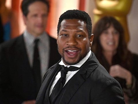  Jonathan Majors.